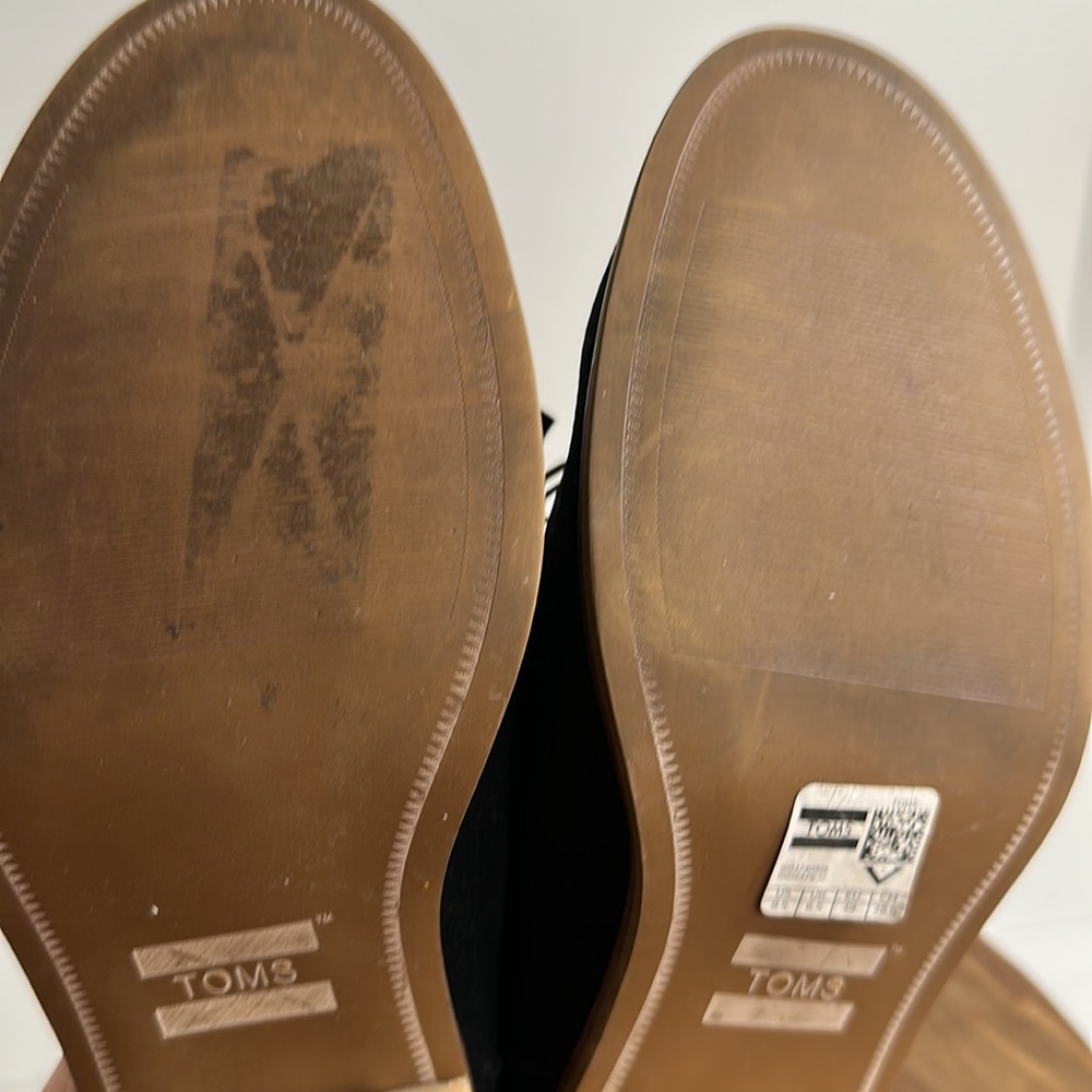 Women’s Tom’s black suede “Leila” slip-on clogs SZ 8.5 fringe tassels - Picture 13 of 15